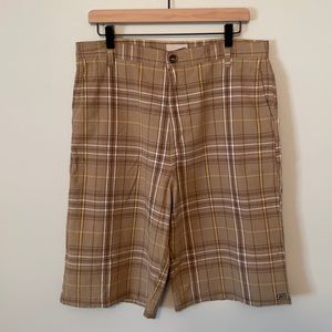 Men’s Vans Plaid Long Shorts Size 32
